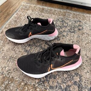 Nike Women's Black and Orange Athletic Shoes
